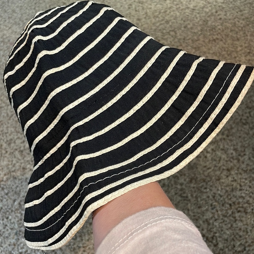 Peter Grimm Floppy Bucket Hat, Collapsible Ribbon Braid black/off-white